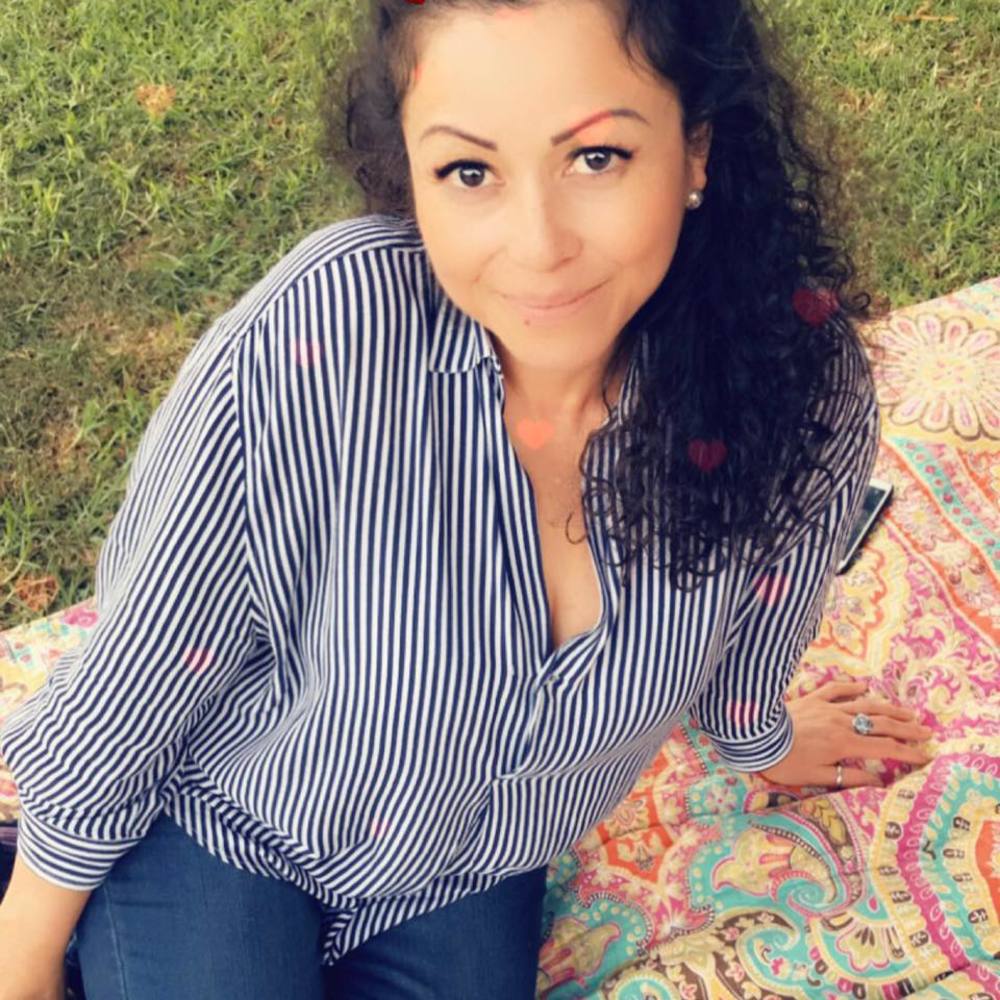 Meet your Posher, Dina